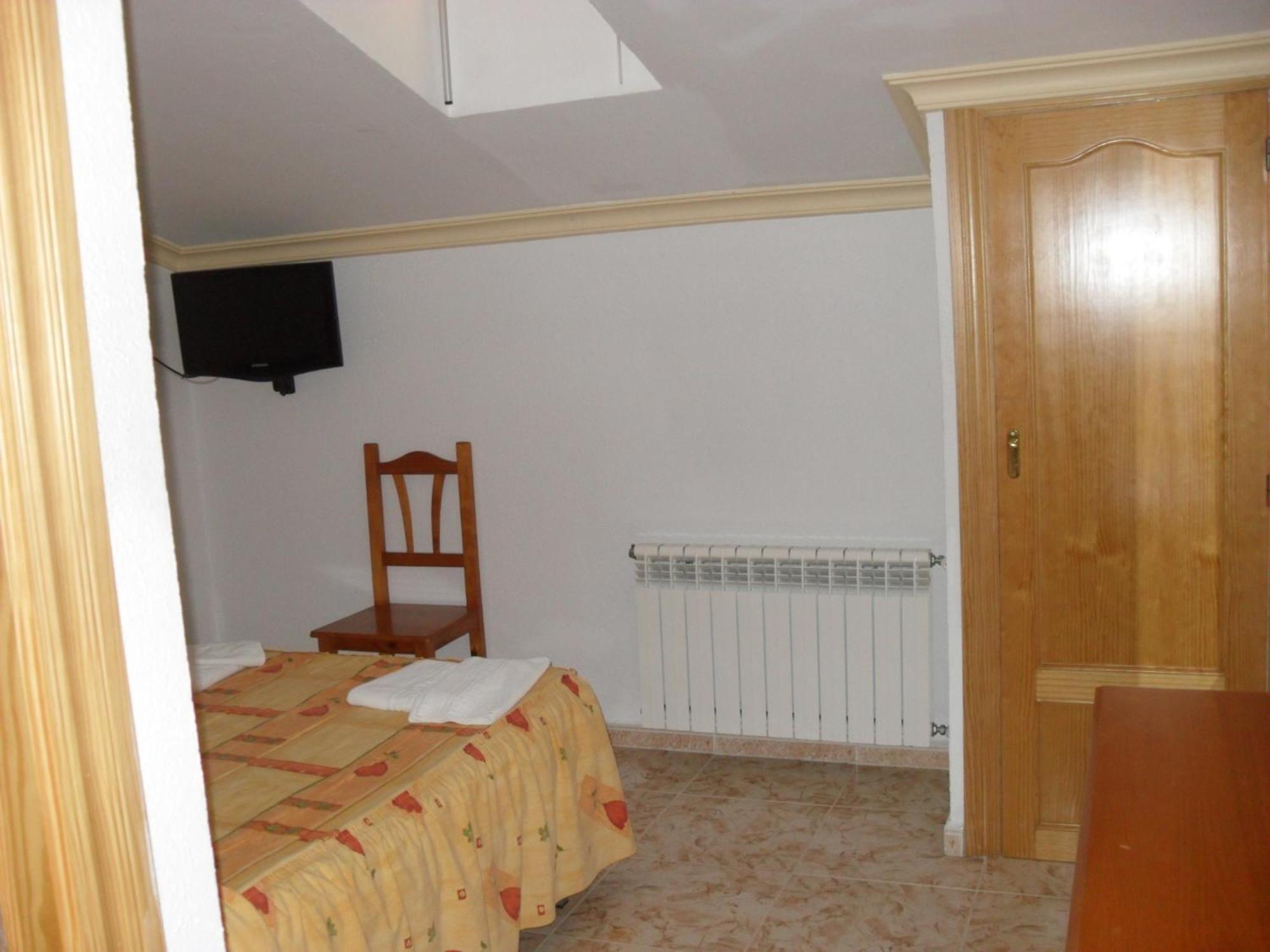 Hostal La Paz Ossa de Montiel Room photo